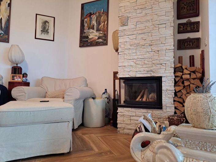 Image No.17-5 Bed Property for sale