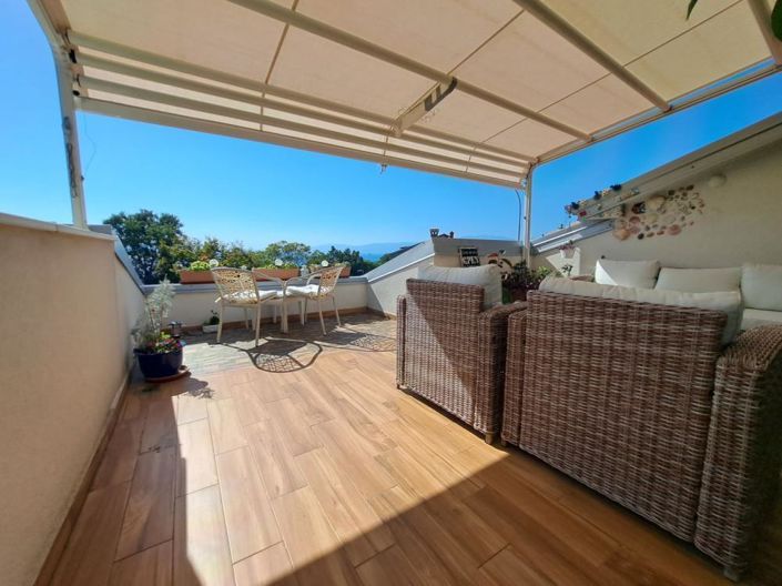 Image No.19-5 Bed Property for sale