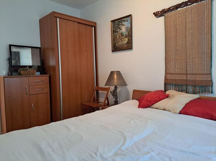 Image No.23-5 Bed Property for sale