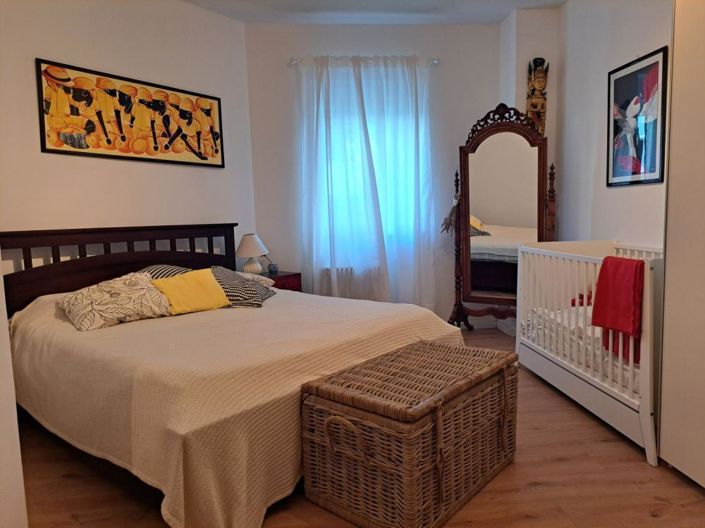 Image No.25-5 Bed Property for sale