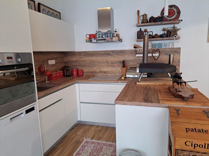 Image No.7-5 Bed Property for sale