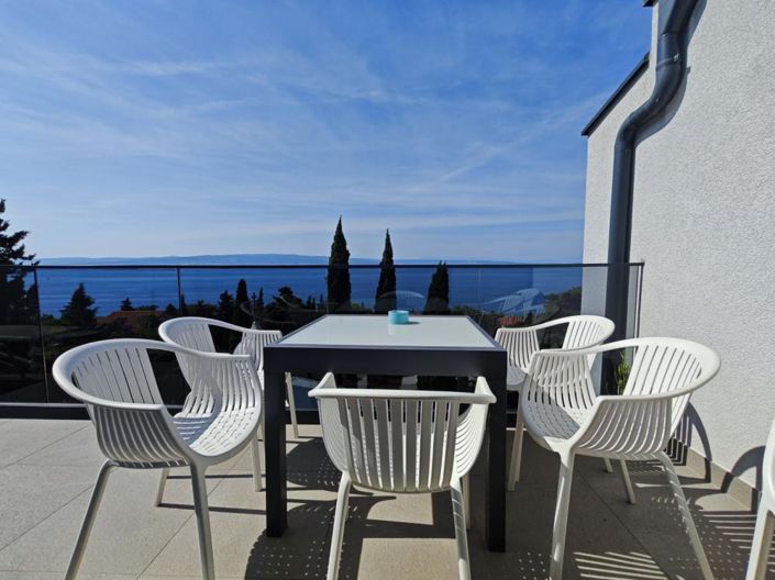 Image No.4-9 Bed Property for sale