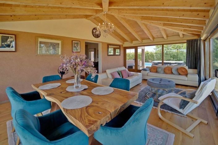 Image No.10-2 Bed Property for sale