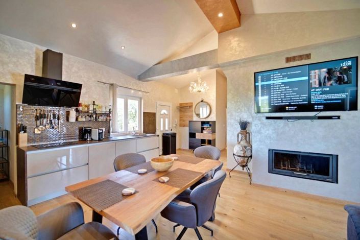 Image No.11-2 Bed Property for sale