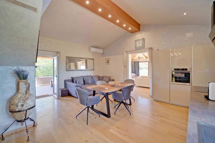 Image No.12-2 Bed Property for sale