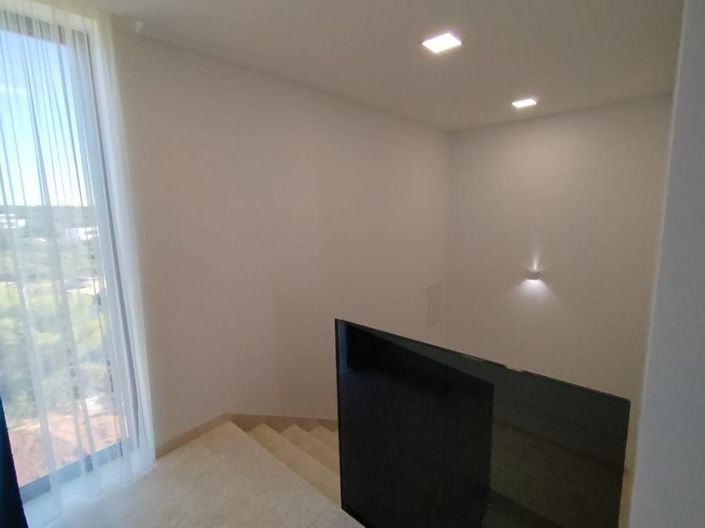 Image No.21-4 Bed Property for sale