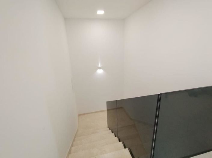 Image No.22-4 Bed Property for sale