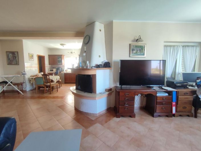 Image No.16-5 Bed Property for sale