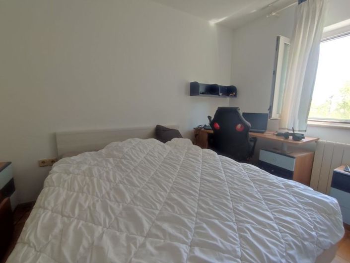 Image No.20-5 Bed Property for sale