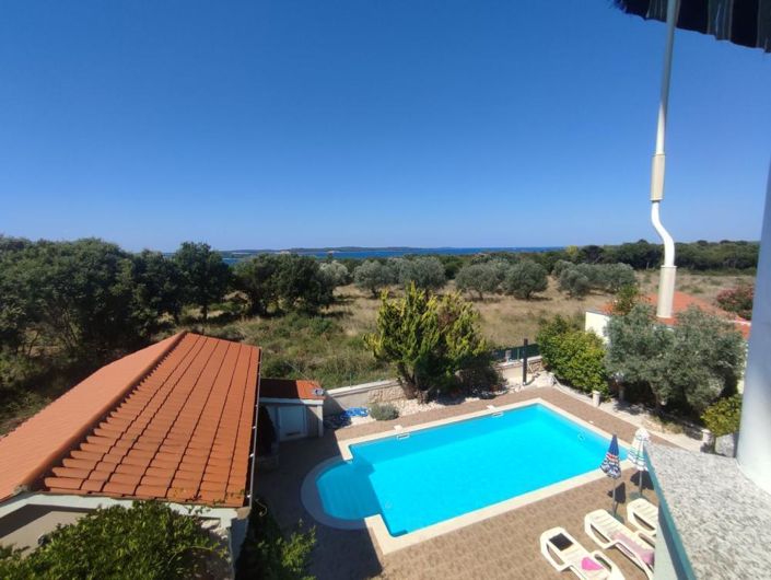 Image No.3-5 Bed Property for sale