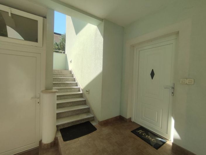 Image No.8-5 Bed Property for sale