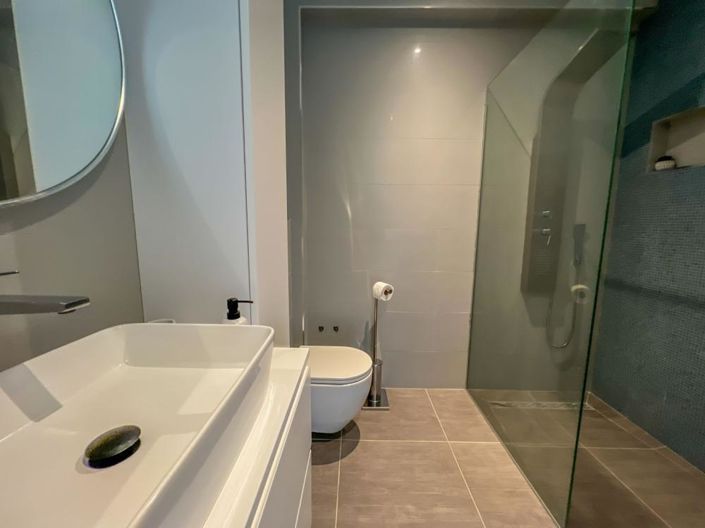 Image No.22-5 Bed Property for sale