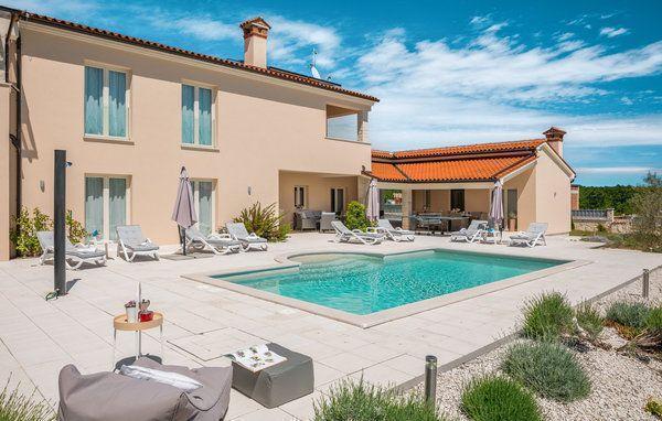 Image No.4-Propriété de 4 chambres à vendre à Vodnjan