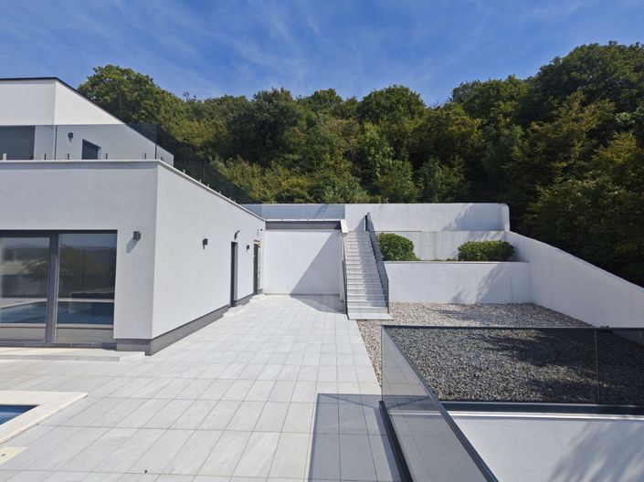 Image No.2-3 Bed Property for sale