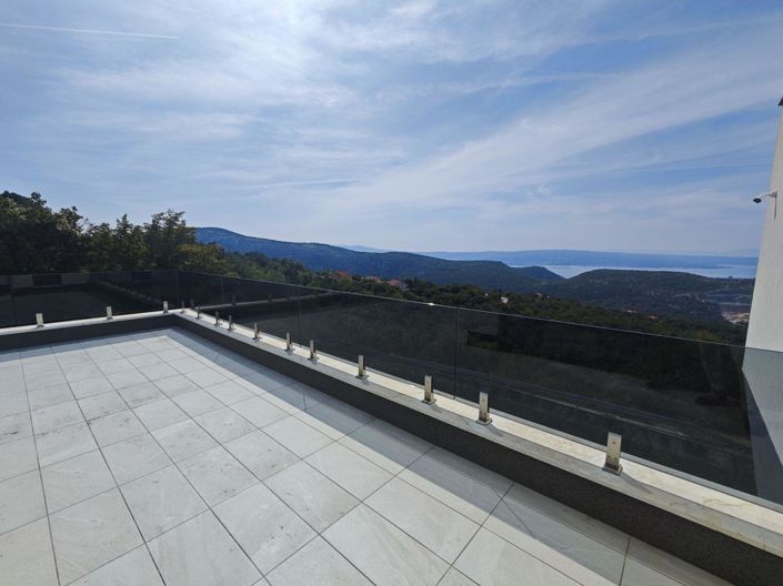 Image No.6-3 Bed Property for sale