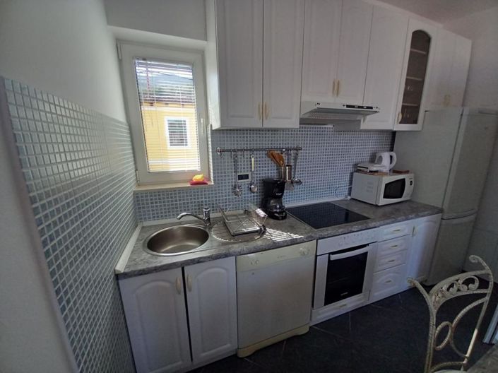 Image No.12-11 Bed Property for sale