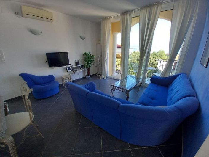 Image No.15-11 Bed Property for sale