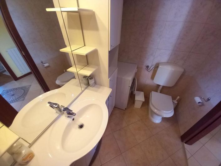 Image No.21-11 Bed Property for sale