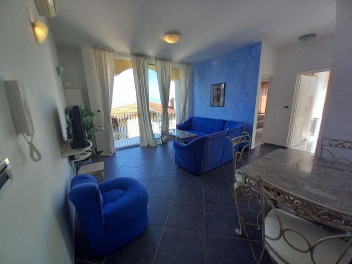 Image No.8-11 Bed Property for sale