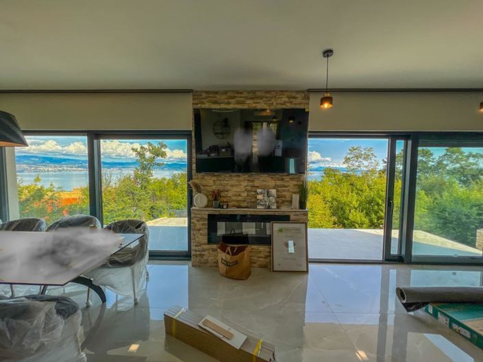 Image No.12-4 Bed Property for sale