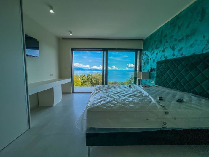 Image No.18-4 Bed Property for sale