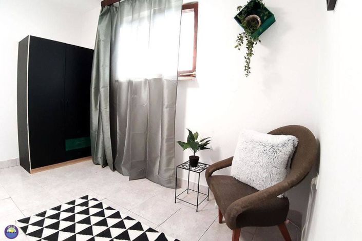 Image No.13-10 Bed Property for sale