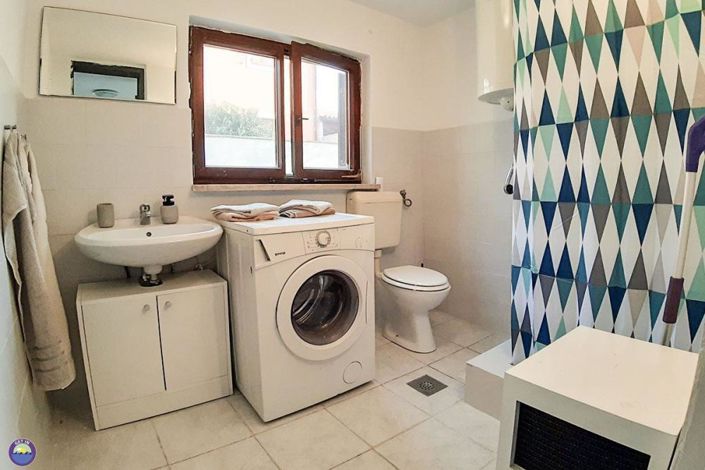 Image No.16-10 Bed Property for sale