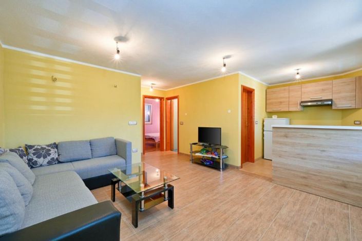 Image No.12-5 Bed Property for sale