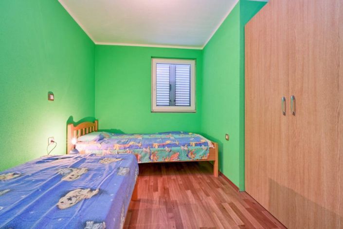 Image No.15-5 Bed Property for sale