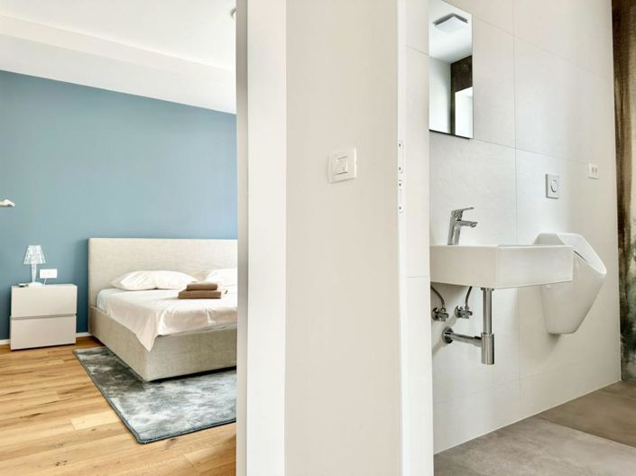 Image No.13-4 Bed Property for sale