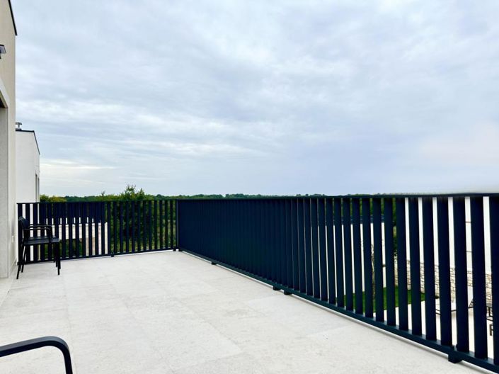 Image No.15-4 Bed Property for sale