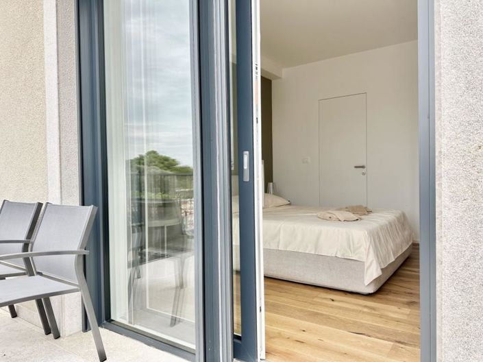 Image No.16-4 Bed Property for sale