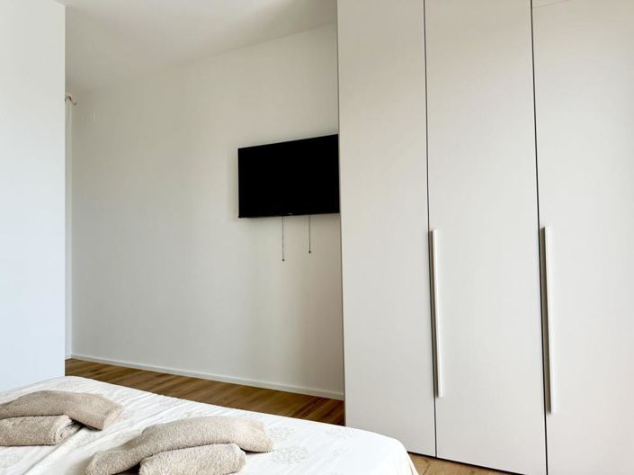 Image No.18-4 Bed Property for sale