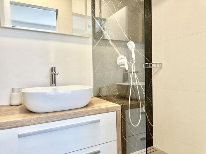 Image No.19-4 Bed Property for sale