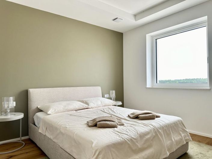 Image No.21-4 Bed Property for sale