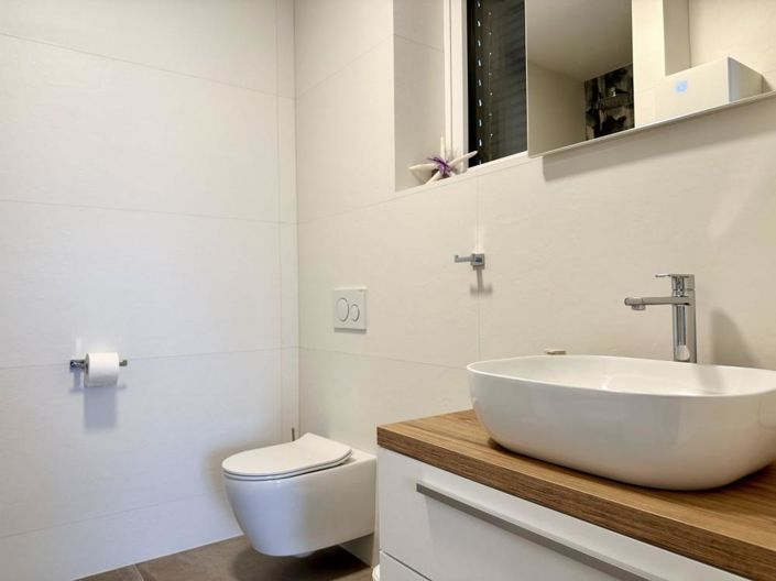 Image No.24-4 Bed Property for sale