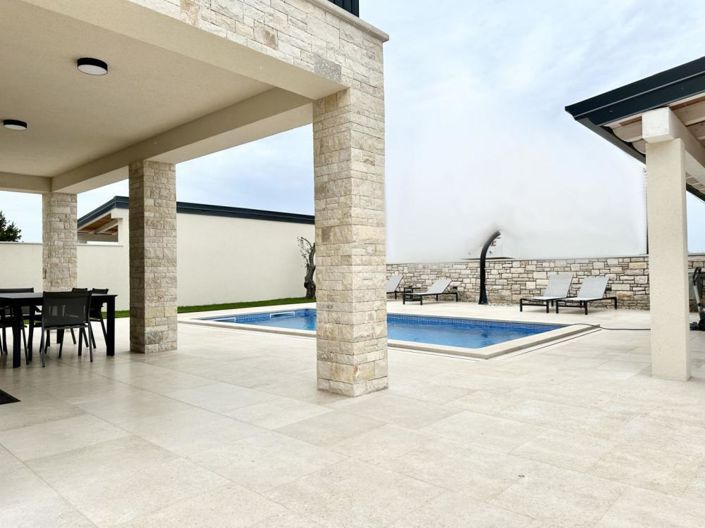 Image No.25-4 Bed Property for sale