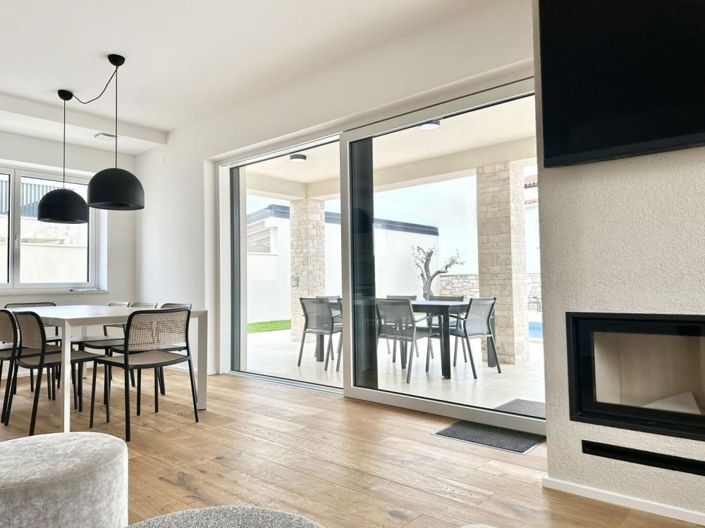 Image No.5-4 Bed Property for sale