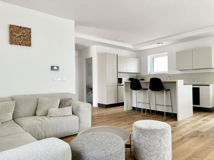 Image No.6-4 Bed Property for sale