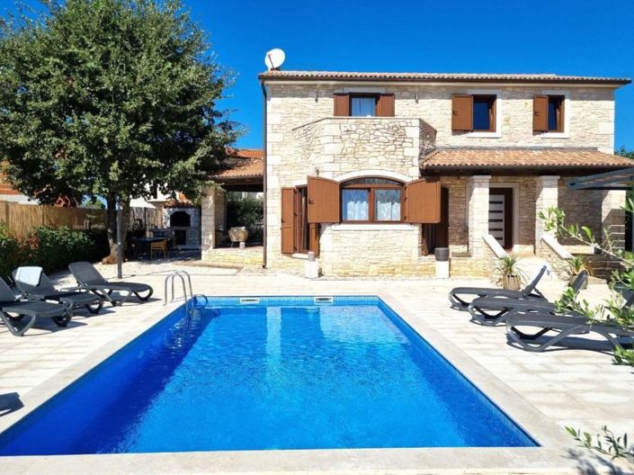 Image No.1-4 Bed Property for sale