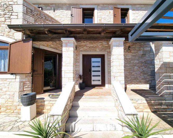 Image No.14-4 Bed Property for sale