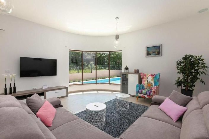 Image No.11-3 Bed Property for sale