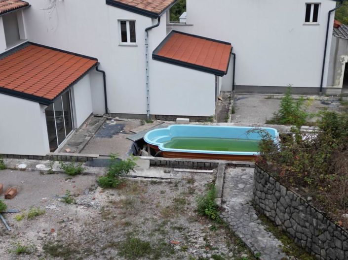 Image No.13-10 Bed Property for sale