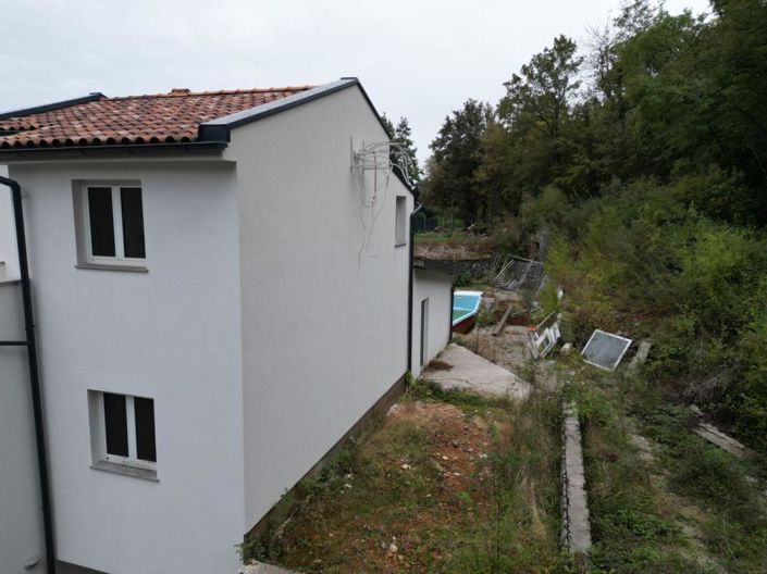 Image No.18-10 Bed Property for sale