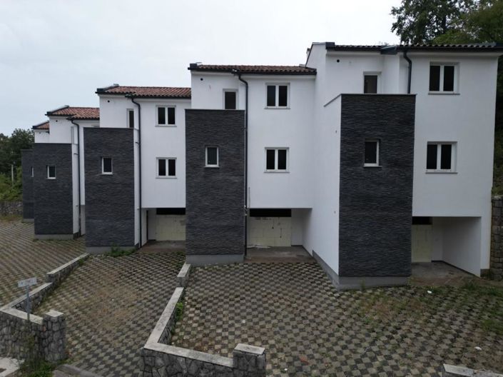 Image No.22-10 Bed Property for sale