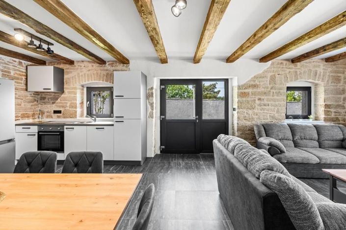 Image No.14-3 Bed Property for sale