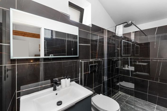 Image No.20-3 Bed Property for sale