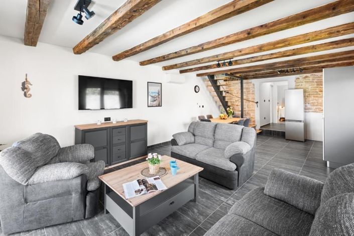 Image No.9-3 Bed Property for sale