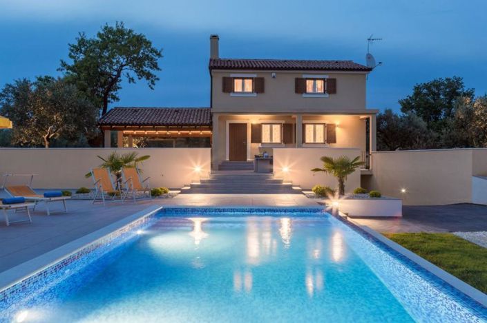 Image No.11-3 Bed Property for sale