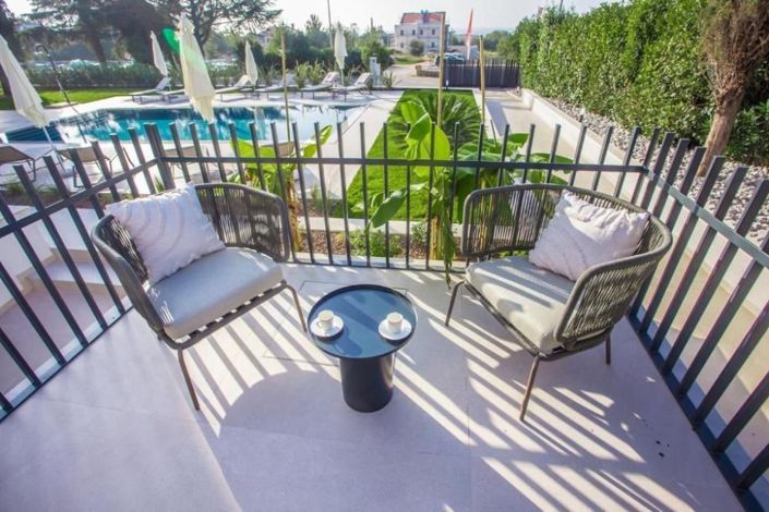 Image No.17-9 Bed Property for sale